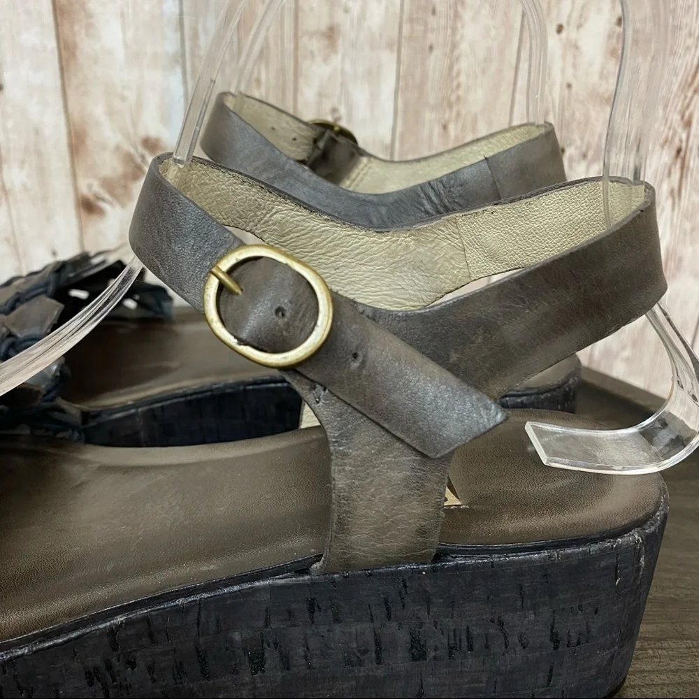 Bernardo Tooled Vachetta Leather Cork Platform Wedge Sandal Size 7‎ Women